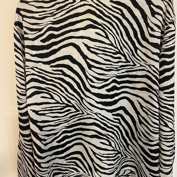 Solution Black and White Zebra Print Button Down Blouse L - Picture 4 of 6